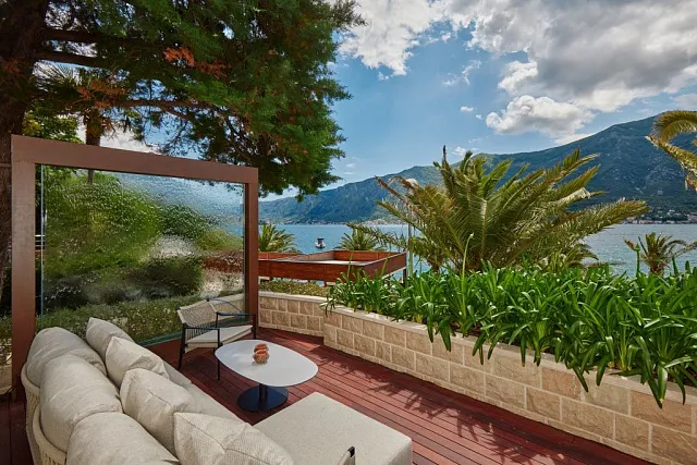 5★ Boutique-Hotel und Luxusvilla in erster Meereslinie zum Verkauf – Kotor, Dobrota